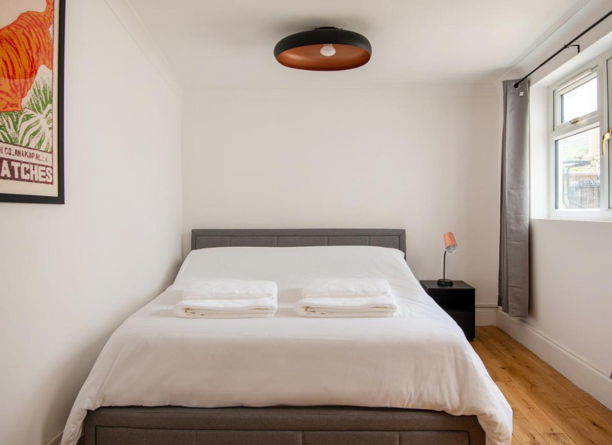 -Newly Refurbished- Stylish Apartment 5 Minutes From Station W Garden ブライトン エクステリア 写真