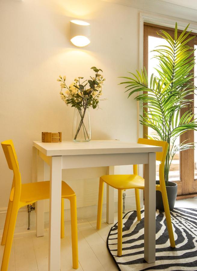 -Newly Refurbished- Stylish Apartment 5 Minutes From Station W Garden ブライトン エクステリア 写真